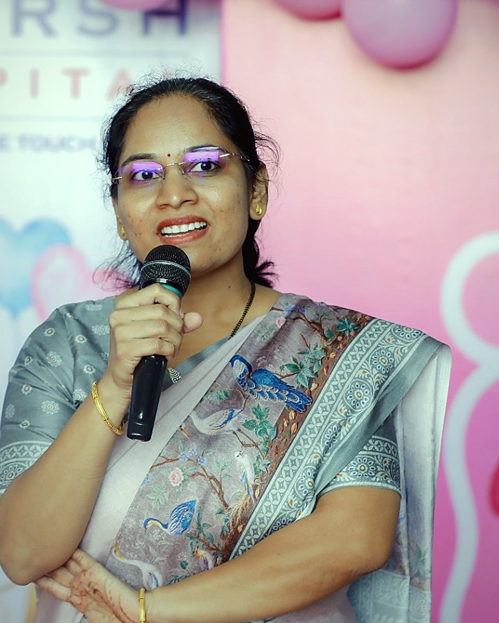 Dr. Megha Kadam speaking at a SPARSH Hospital event
